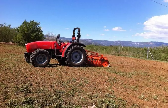 Sembrado de campos  - Trabajos de jardinería y campo