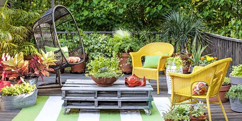 index-small-garden-ideas-1524680753 diseño de jardines en Tarragona